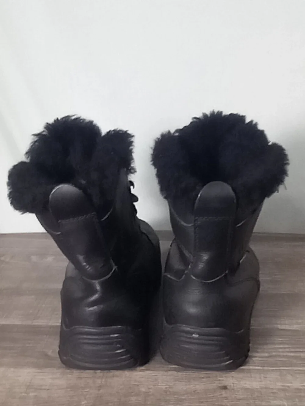 UGG Black Adirondack Goretex Leather Waterproof Winter Boots Size 8
